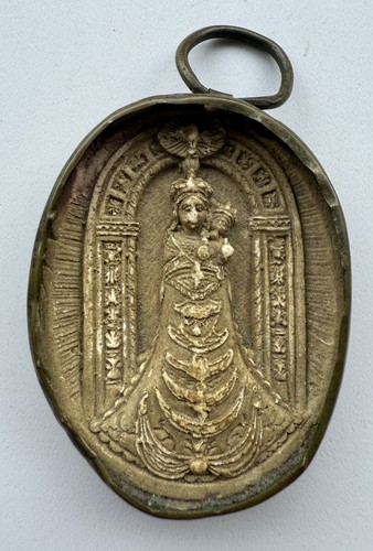 Madonna loreto medaglione - madonna,